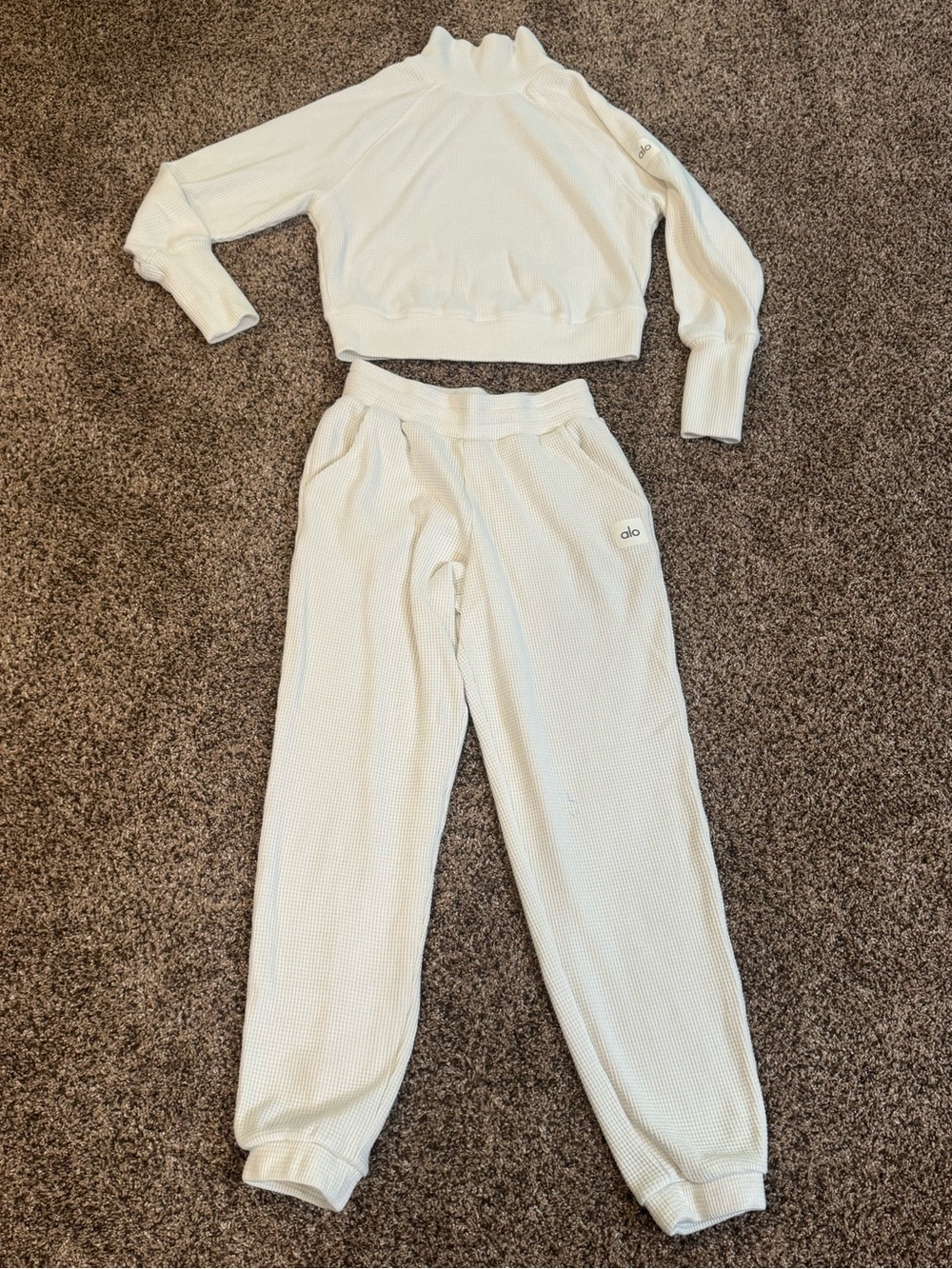 ALO Waffle Weekend Escape Jogger & Mock Neck Long Sleeve SET Size XS $276 RETAIL